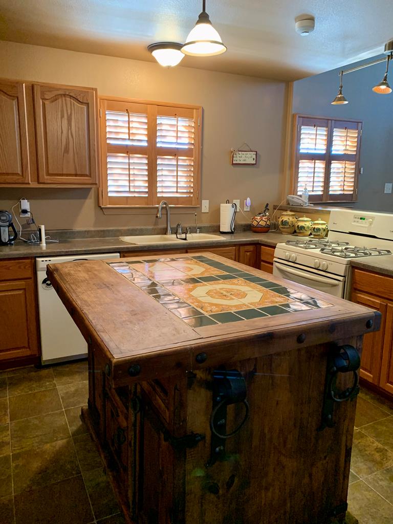 645 Deer Road Fredericksburg, TX 78624 - Photo 10 of 31 Gallery Image 10