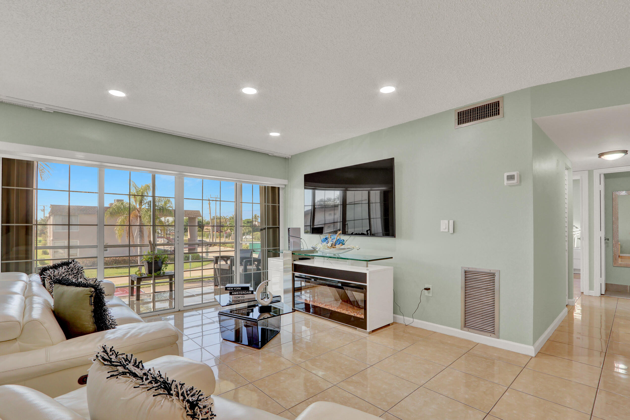 502 Davis Road, Unit 12 Palm Springs, FL 33461 - Photo 6 of 23 Living Room