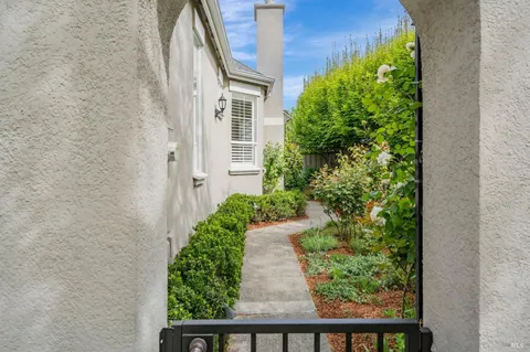 $1,049,000 | 1816 Falcon Ridge Drive, Petaluma, CA 94954