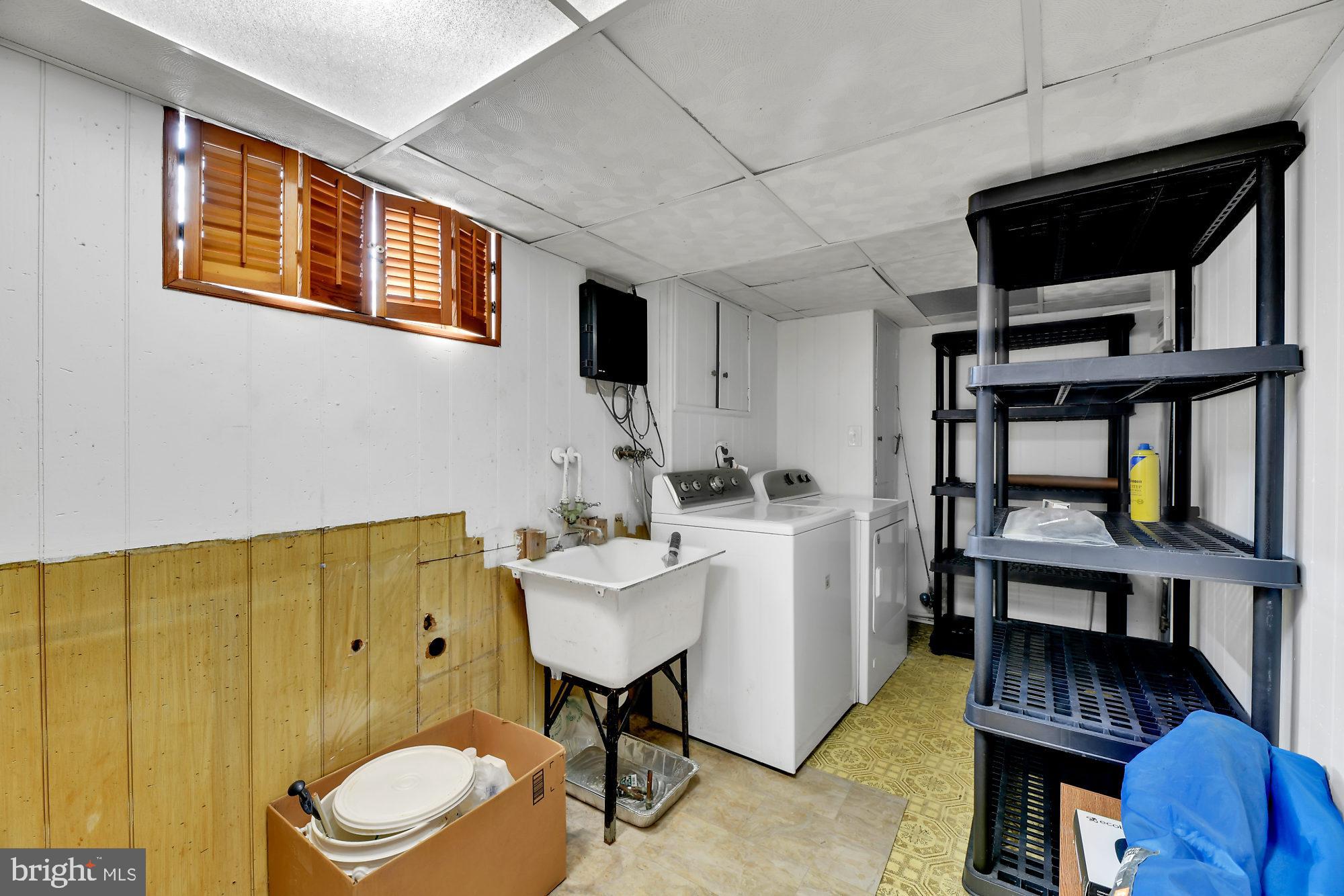 122 Garden Ridge Road Baltimore, MD 21228 - Photo 22 of 27 Laundry room