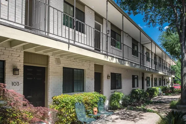 $1,699 | 4710 Abbott Avenue, Unit 206, Highland Park, TX 75205