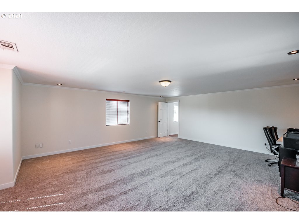 5798 Montclaire Way Springfield, OR 97478 - Photo 12 of 21 Gallery Image 12