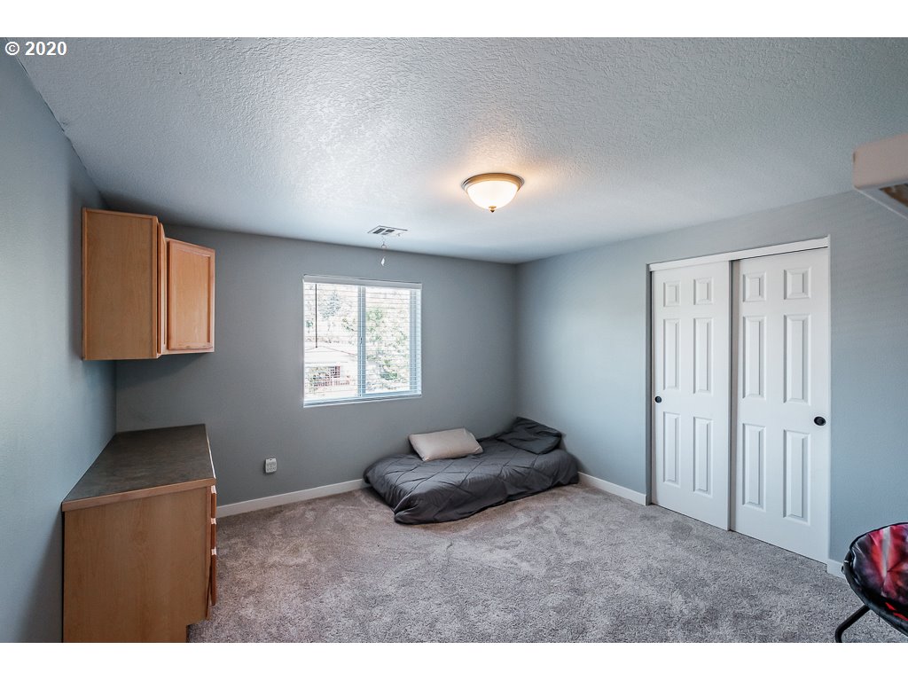 5798 Montclaire Way Springfield, OR 97478 - Photo 16 of 21 Gallery Image 16