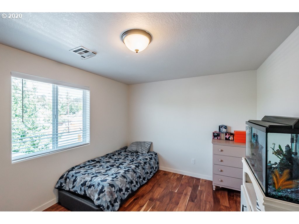 5798 Montclaire Way Springfield, OR 97478 - Photo 17 of 21 Gallery Image 17