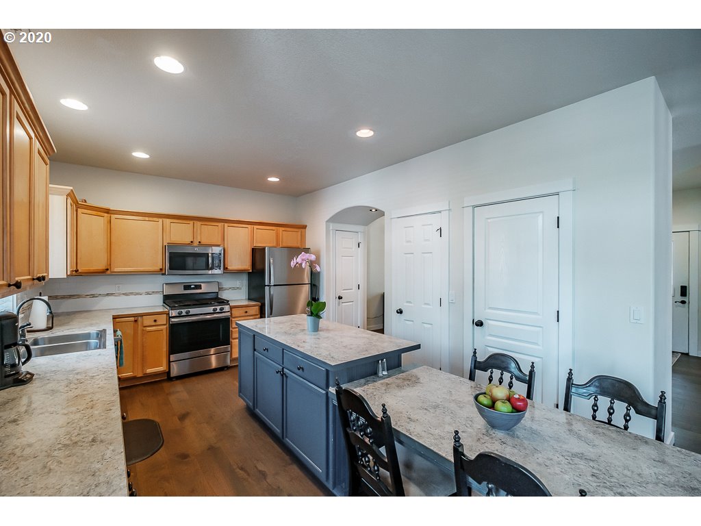5798 Montclaire Way Springfield, OR 97478 - Photo 4 of 21 Gallery Image 4