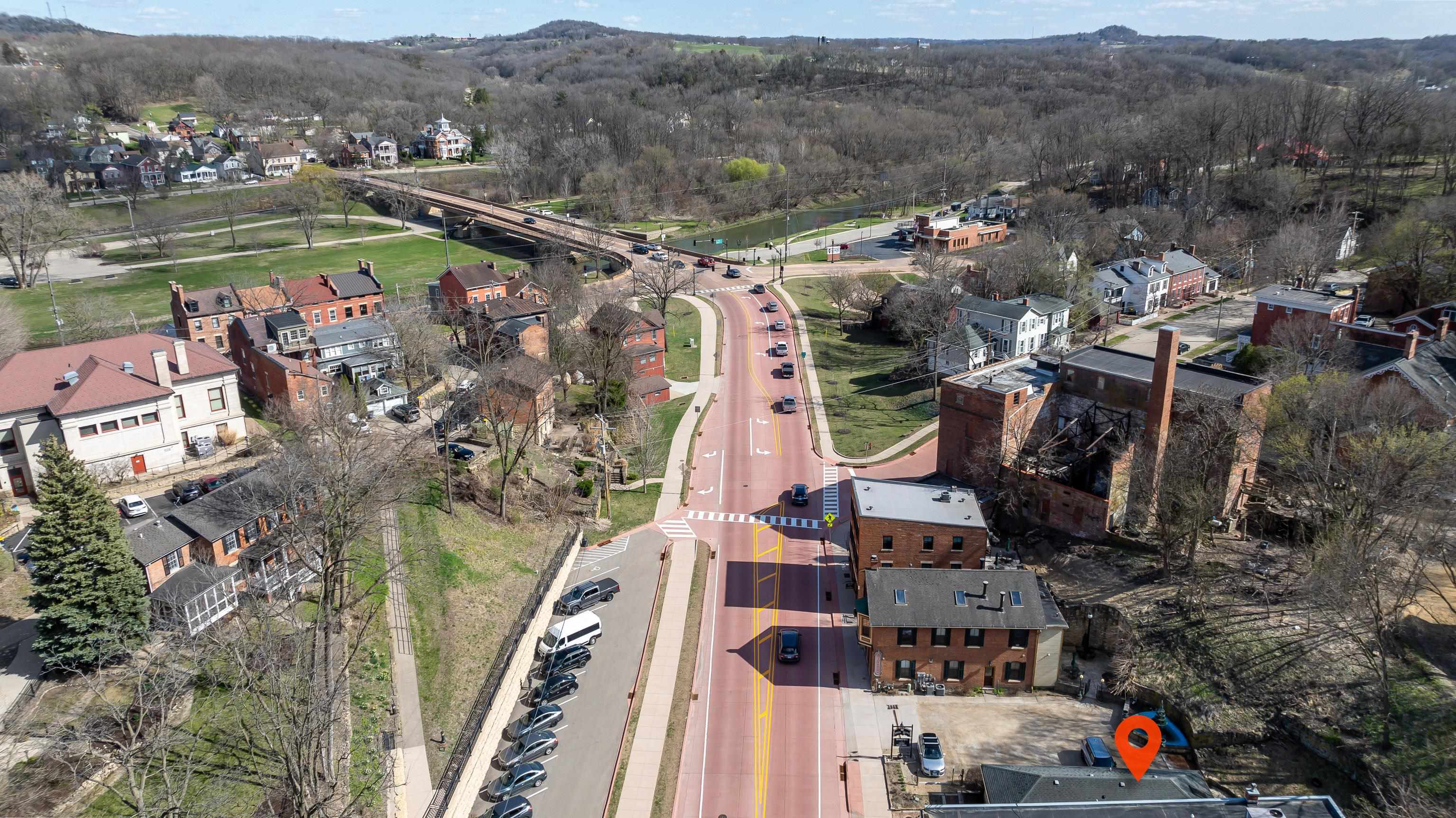 330 Spring Street Galena, IL 61036 - Photo 24 of 27 an aerial view of multiple house