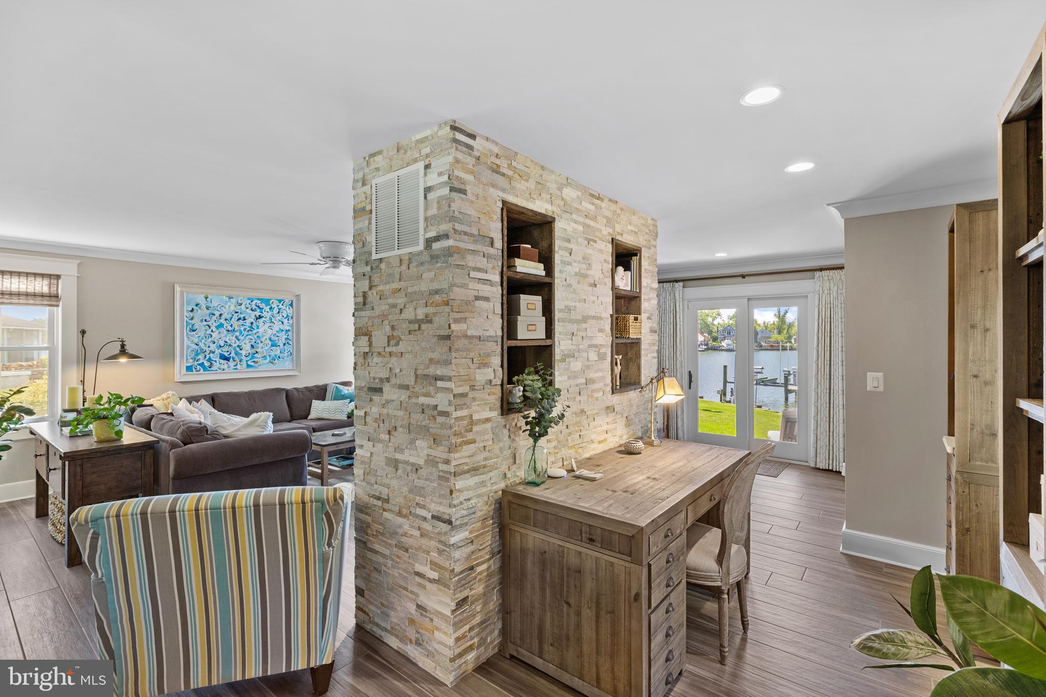 7989 East Riverside Drive Pasadena, MD 21122 - Photo 15 of 44 Perfect Space for a Workstation