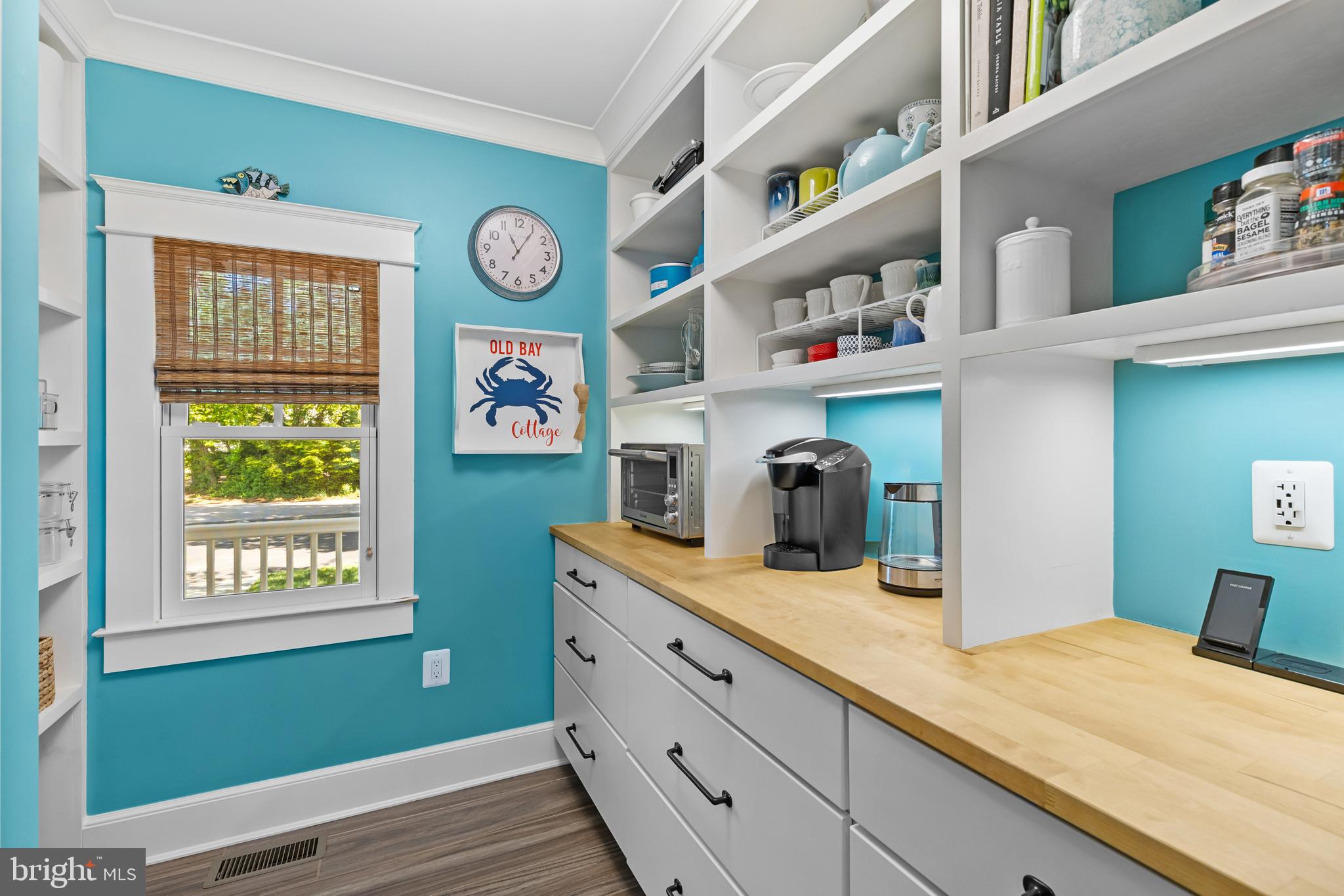 7989 East Riverside Drive Pasadena, MD 21122 - Photo 9 of 44 Butler's pantry with custom built-ins