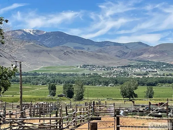 $474,900 | 1096 Upper Hot Spgs Road, Challis, ID 83226