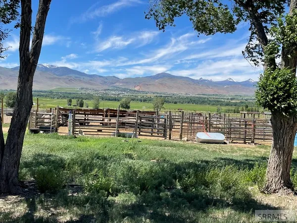 $474,900 | 1096 Upper Hot Spgs Road, Challis, ID 83226