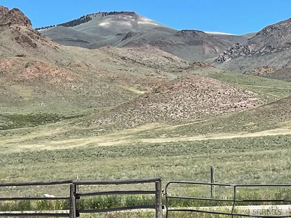 $474,900 | 1096 Upper Hot Spgs Road, Challis, ID 83226