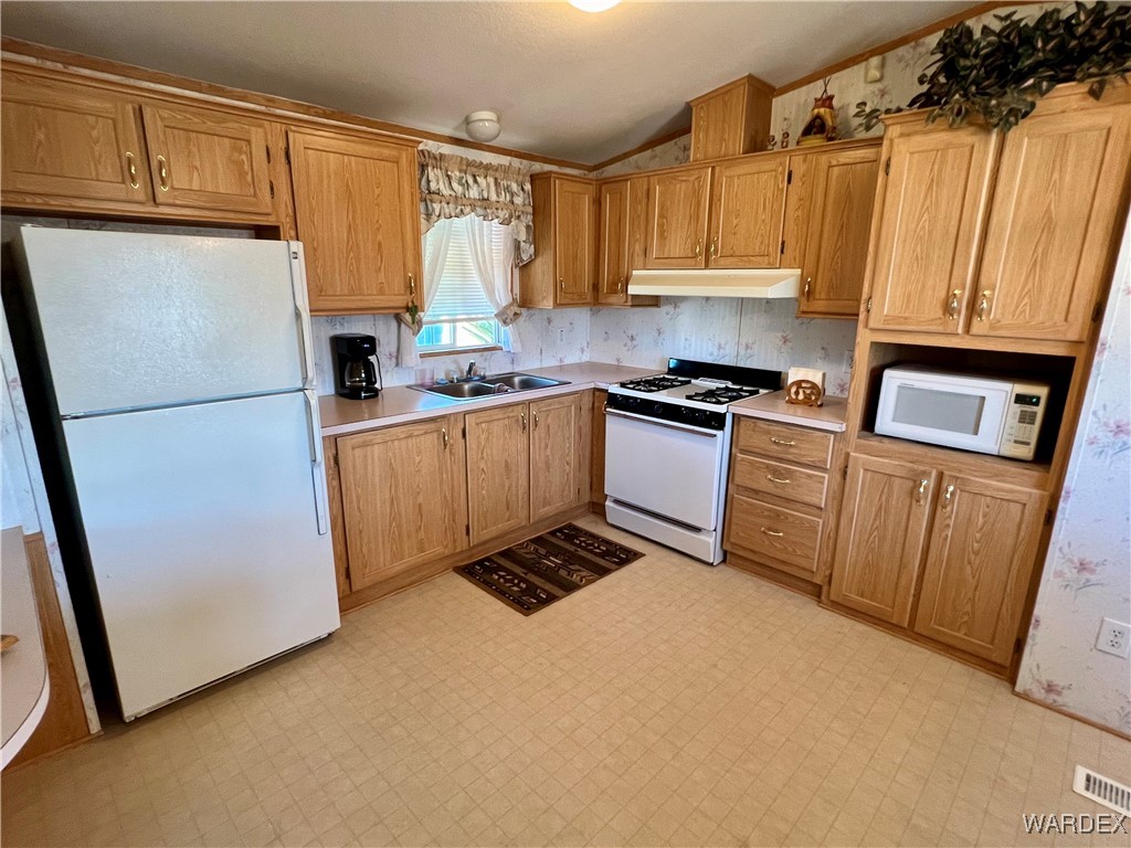3905 Eloy Road Golden Valley, AZ 86413 - Photo 23 of 45 Kitchen