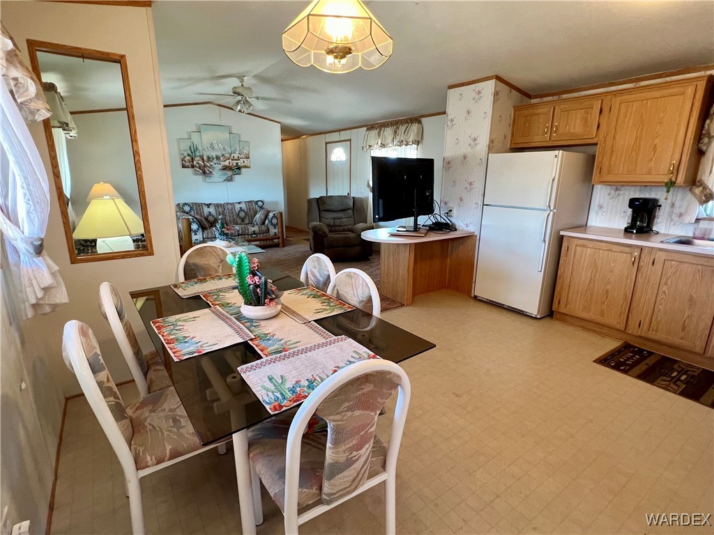 3905 Eloy Road Golden Valley, AZ 86413 - Photo 24 of 45 Dining Area