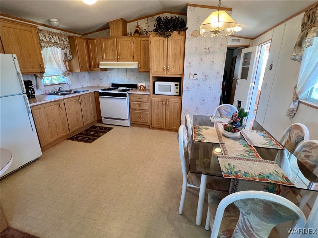 3905 Eloy Road Golden Valley, AZ 86413 - Photo 25 of 45 Kitchen