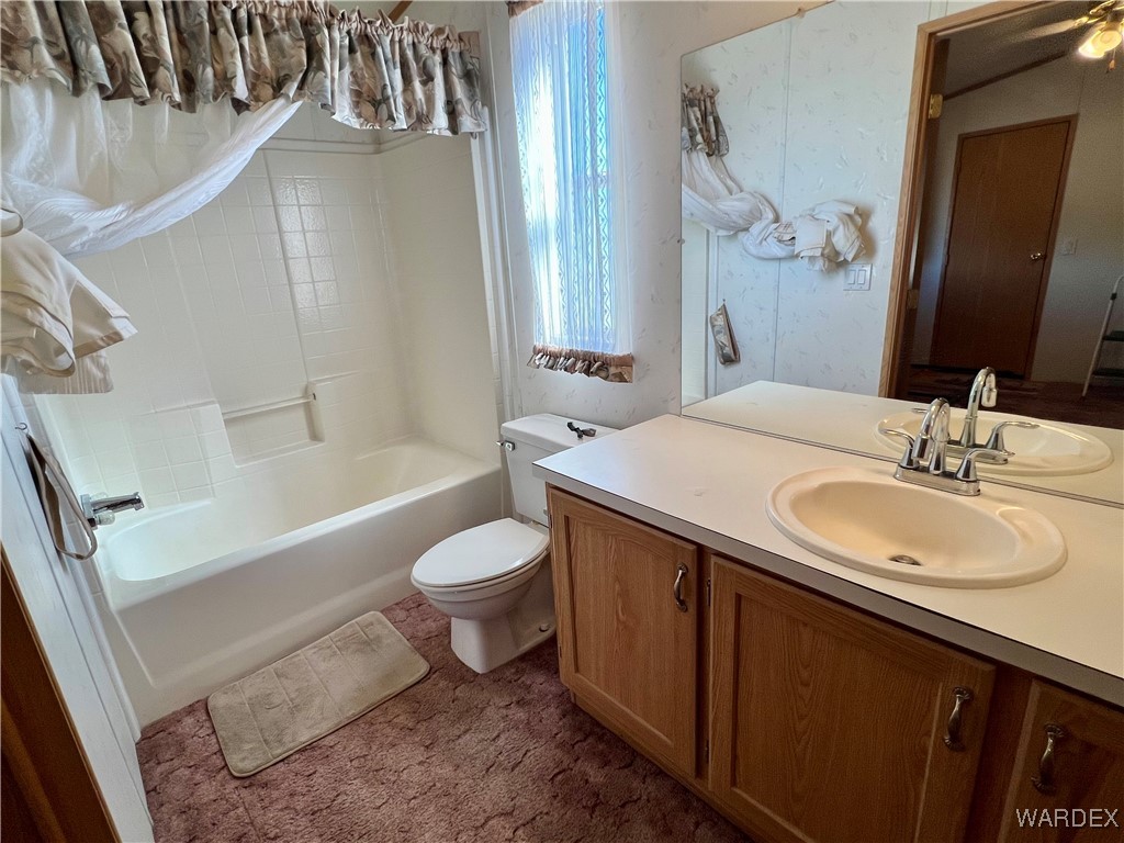 3905 Eloy Road Golden Valley, AZ 86413 - Photo 30 of 45 Master Bathroom