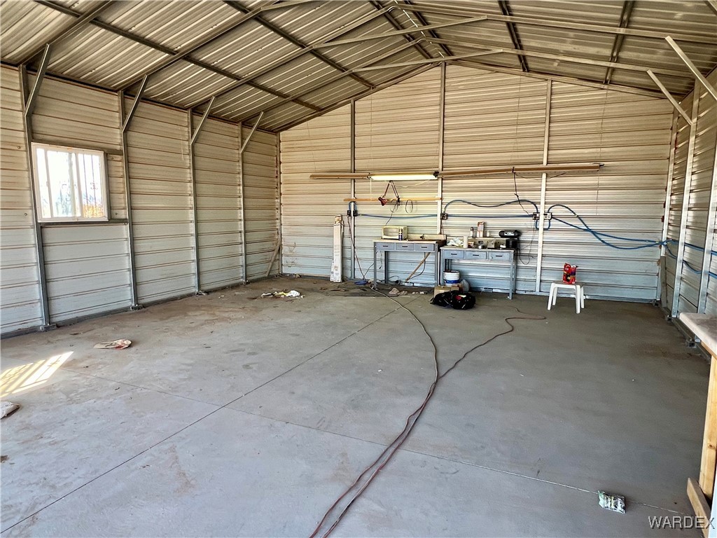 3905 Eloy Road Golden Valley, AZ 86413 - Photo 9 of 45 Garage