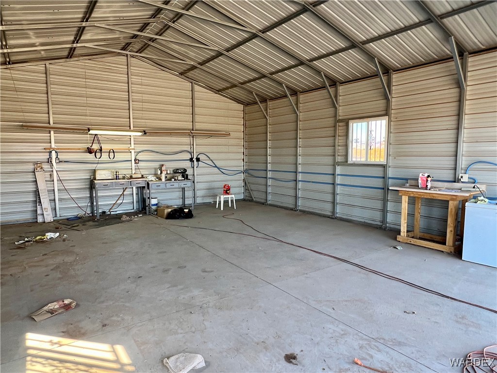 3905 Eloy Road Golden Valley, AZ 86413 - Photo 10 of 45 Garage