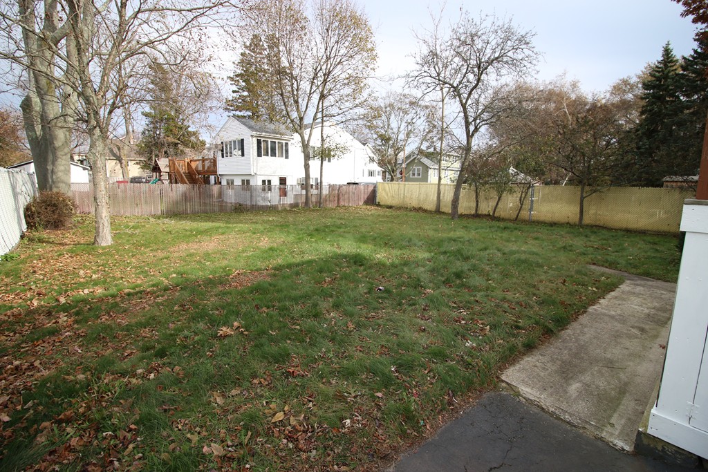 34 Gates Road Saugus, MA 01906 - Photo 3 of 4 Gallery Image 3