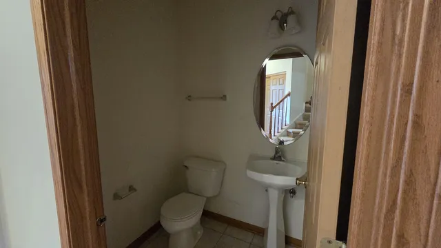 $2,800 | 434 Vaughn Circle, Aurora, IL 60502