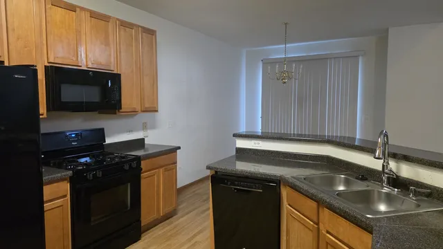 $2,800 | 434 Vaughn Circle, Aurora, IL 60502