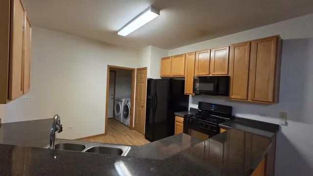 $2,800 | 434 Vaughn Circle, Aurora, IL 60502