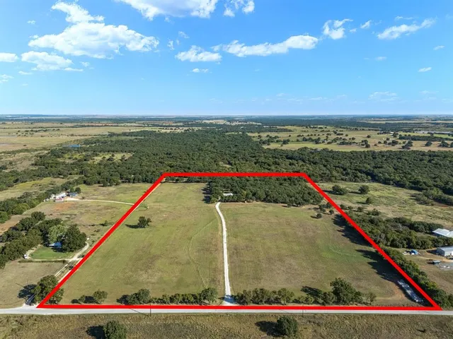 $500,000 | 2210 Old Wichita Highway, Nocona, TX 76255