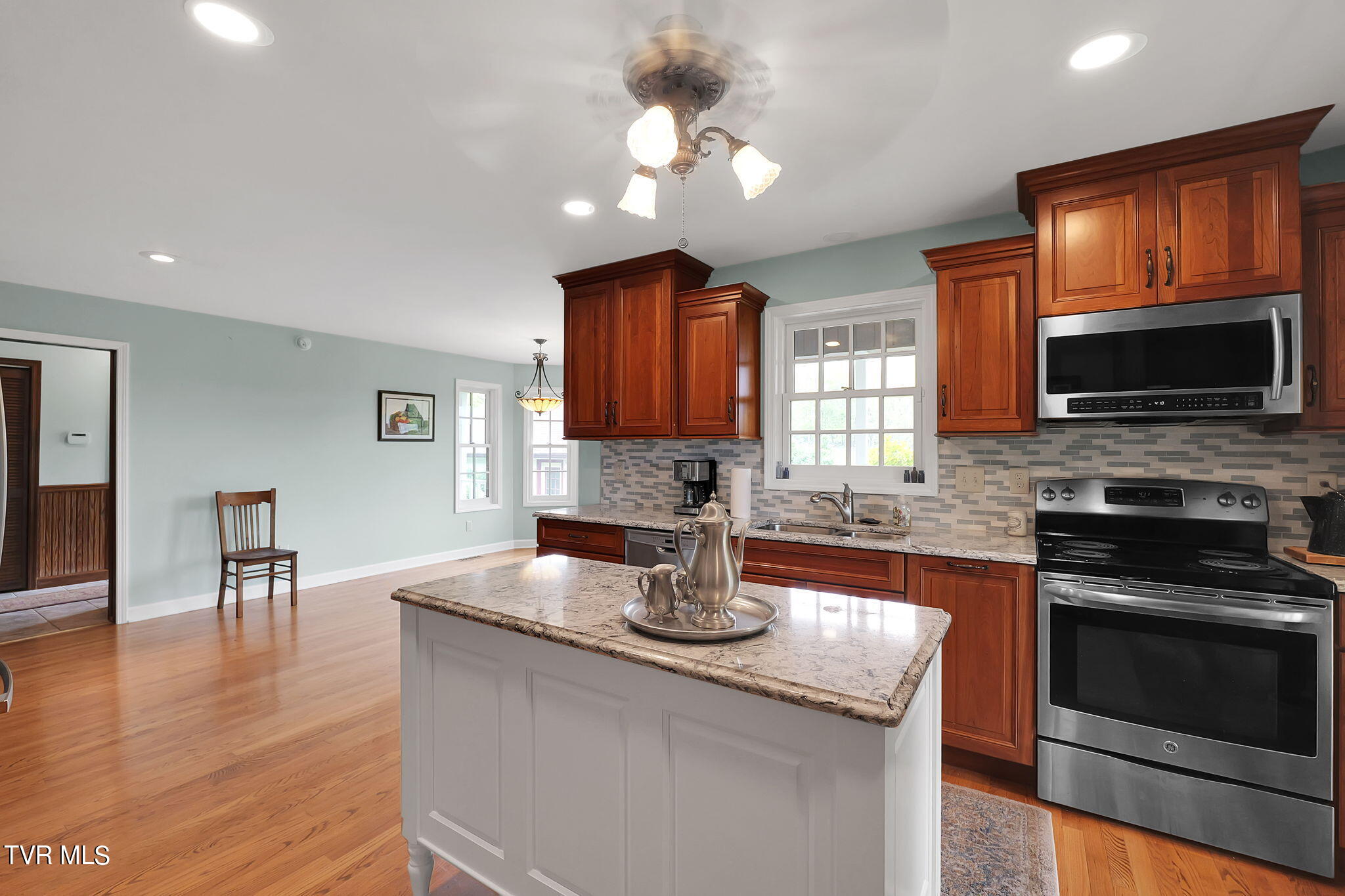 9117 Mountain Road Lebanon, VA 24266 - Photo 13 of 73 11-web-or-mls-9117-mountain-rd - Copy