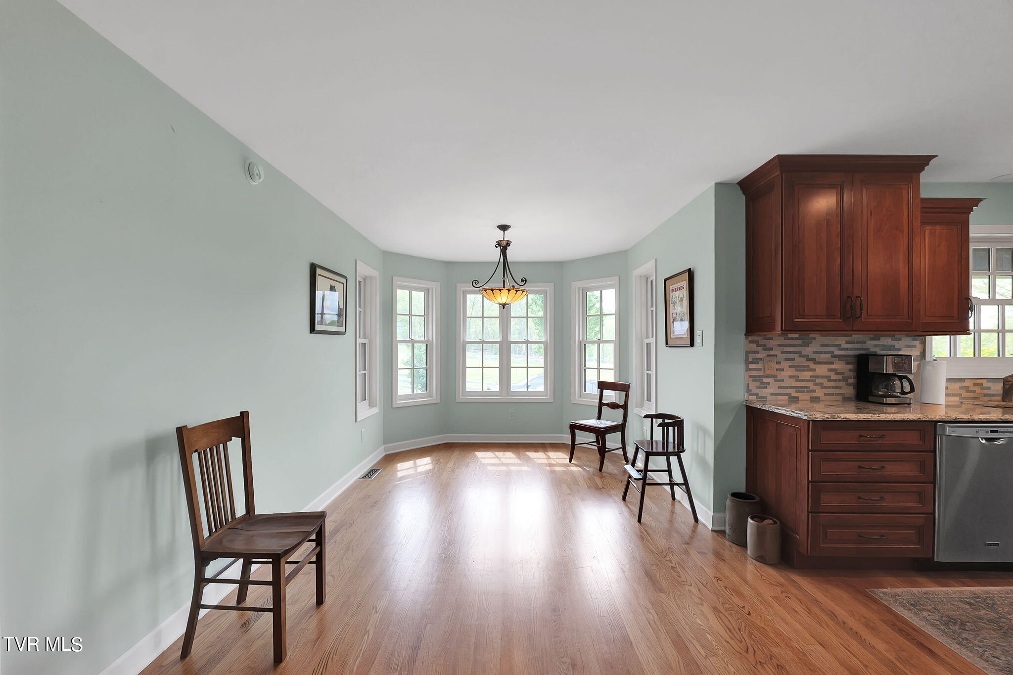 9117 Mountain Road Lebanon, VA 24266 - Photo 14 of 73 12-web-or-mls-9117-mountain-rd - Copy