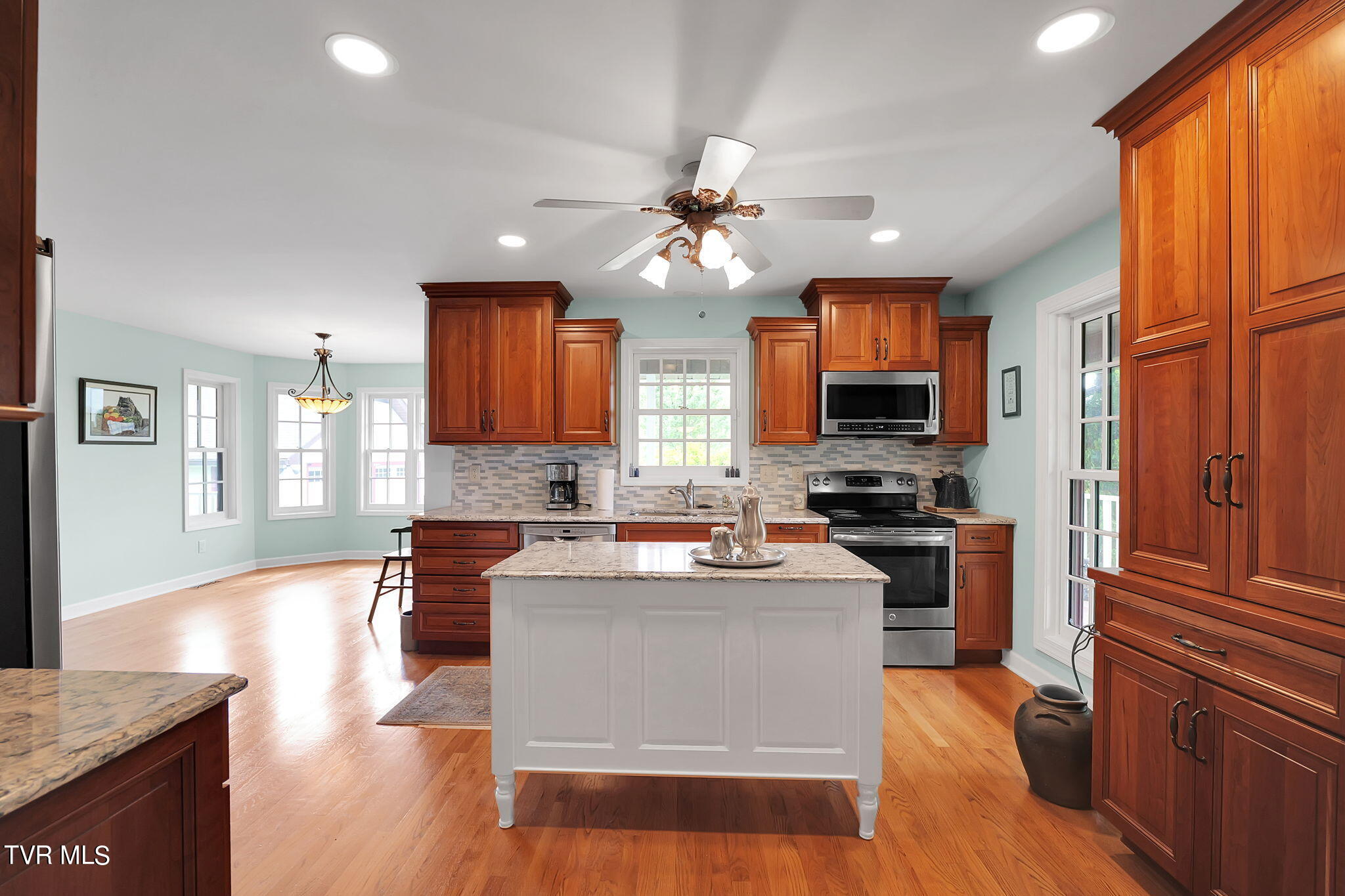 9117 Mountain Road Lebanon, VA 24266 - Photo 16 of 73 14-web-or-mls-9117-mountain-rd - Copy