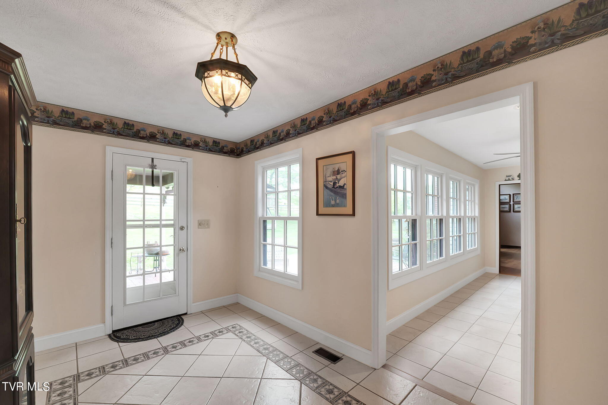 9117 Mountain Road Lebanon, VA 24266 - Photo 27 of 73 25-web-or-mls-9117-mountain-rd - Copy