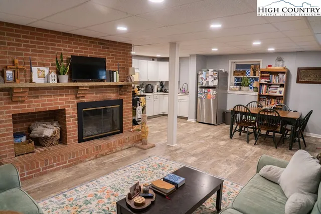 $598,000 | 864 Trojan Horse Circle, Fleetwood, NC 28626