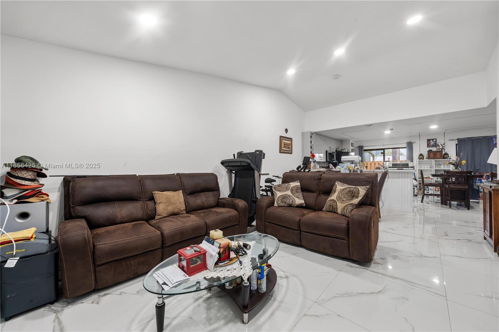 9502 Southwest 151st Court Miami, FL 33196 - Photo 6 of 31