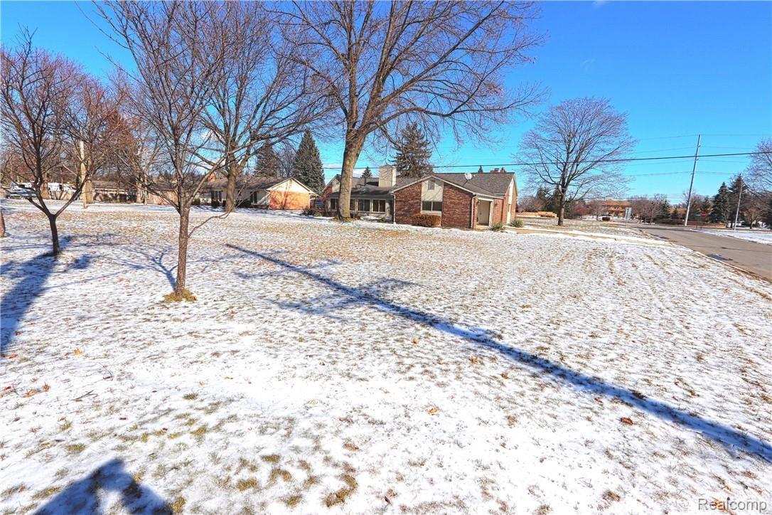 14221 Newburgh Road Livonia, MI 48154 - Photo 43 of 48 IMG_8942_InPixio.jpg