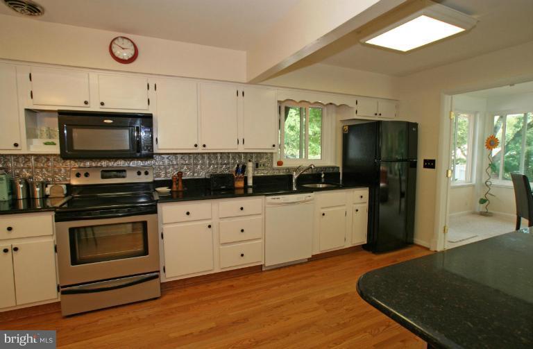 7 Goodrich Road Annapolis, MD 21401 - Photo 14 of 30 Kitchen