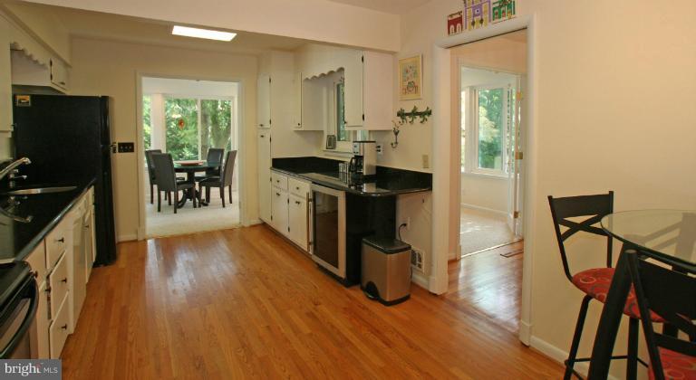 7 Goodrich Road Annapolis, MD 21401 - Photo 19 of 30 Kitchen