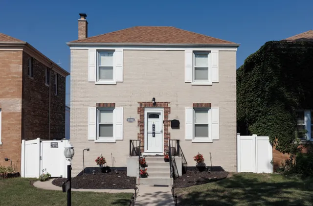 $289,999 | 8104 South Fairfield Avenue, Chicago, IL 60652