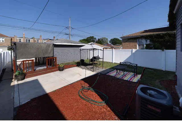 $289,999 | 8104 South Fairfield Avenue, Chicago, IL 60652