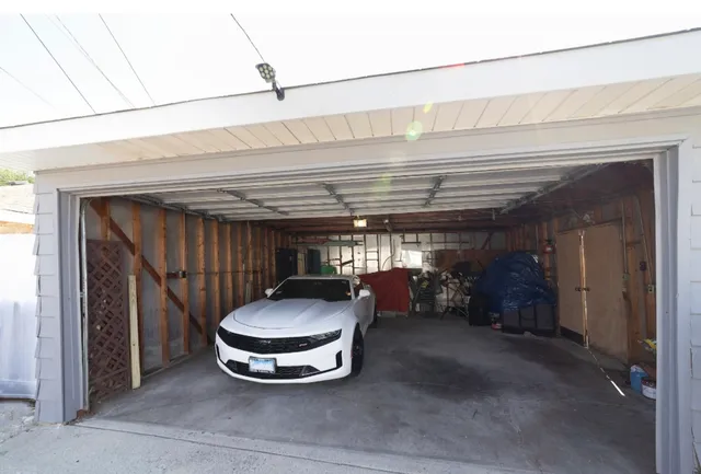 $289,999 | 8104 South Fairfield Avenue, Chicago, IL 60652