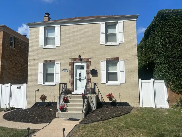 $289,999 | 8104 South Fairfield Avenue, Chicago, IL 60652