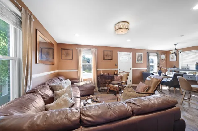 $289,999 | 8104 South Fairfield Avenue, Chicago, IL 60652