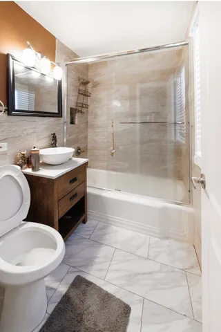 $289,999 | 8104 South Fairfield Avenue, Chicago, IL 60652