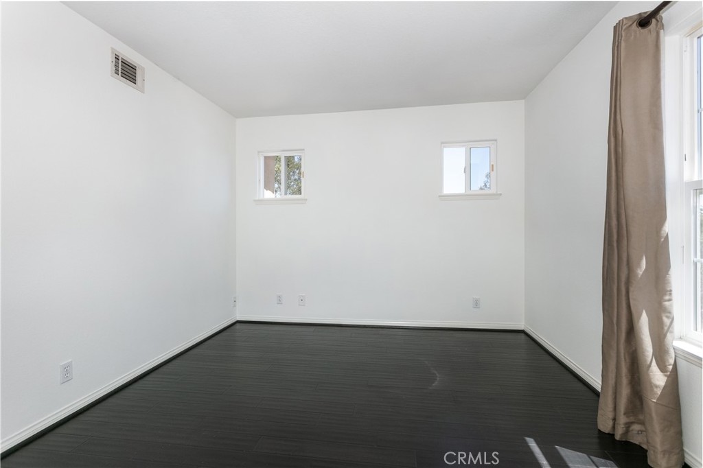 1175 Corte Riviera Camarillo, CA 93010 - Photo 23 of 33