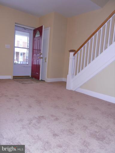 3715 Flowerton Road Baltimore, MD 21229 - Photo 3 of 18 Living Room