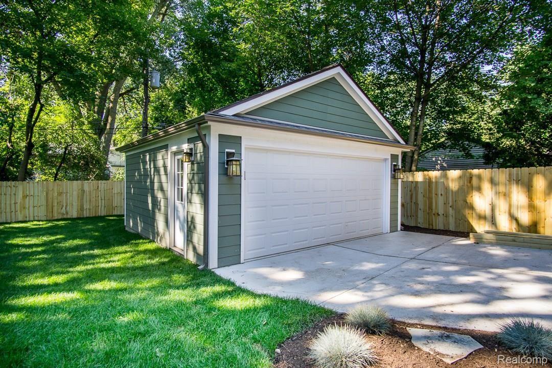 2832 Windemere Road Birmingham, MI 48009 - Photo 22 of 30 2832-Windemere-Ext-007.jpg
