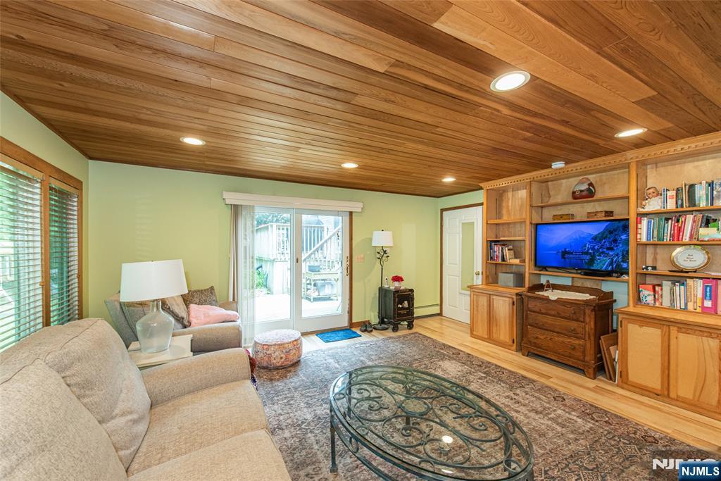 101 Rolling Ridge Road West Milford, NJ 07480 - Photo 14 of 33