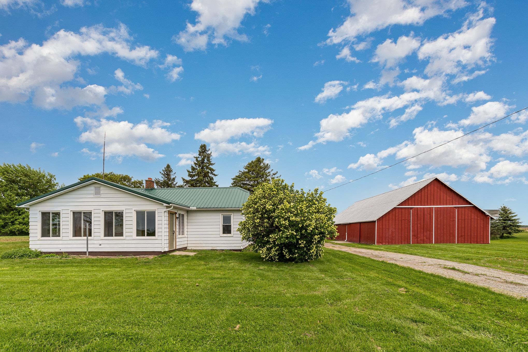 7239 East Rosebush Road Mount Pleasant, MI 48858 - Photo 1 of 15 1931873-96ffb6b9-65ab-4d17-8746-9325e695186e.JPG
