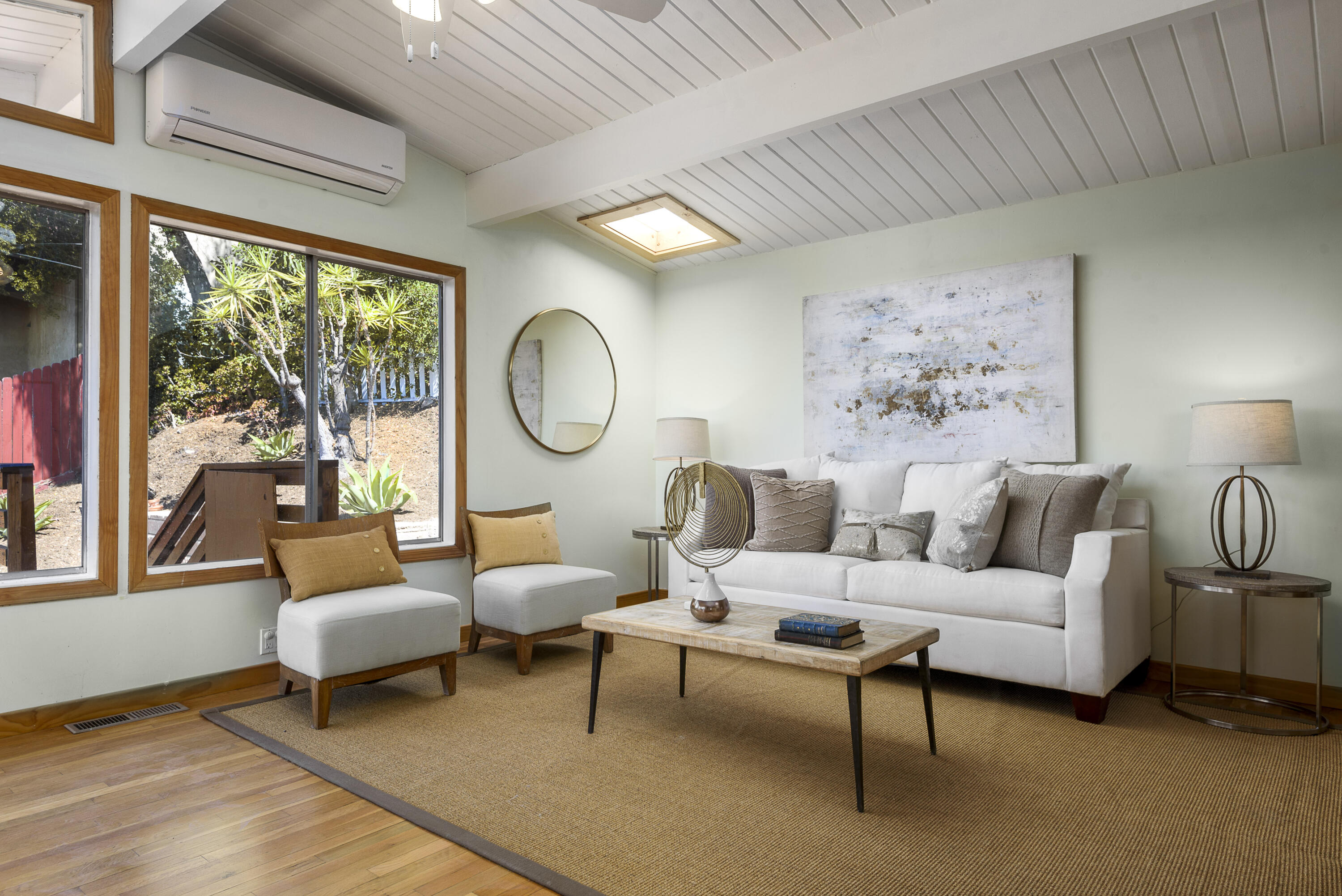 895 Cheltenham Road Santa Barbara, CA 93105 - Photo 6 of 14 Living Area