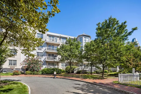 $320,000 | 4 Constellation Place, Unit 101, Jersey City, NJ 07305