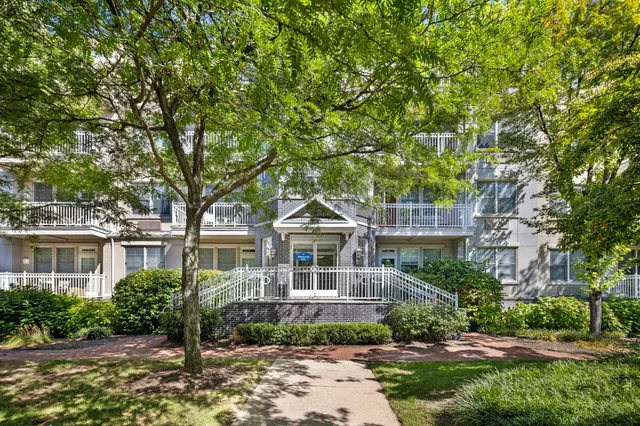 $320,000 | 4 Constellation Place, Unit 101, Jersey City, NJ 07305