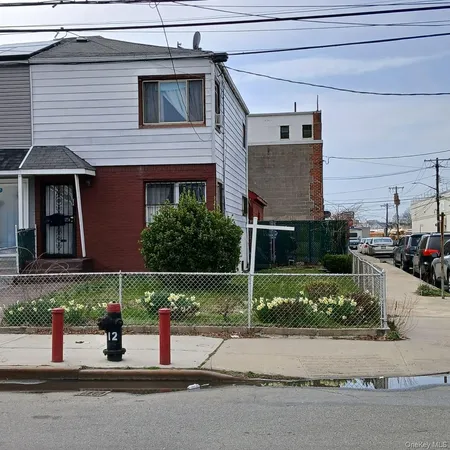 a view of parking area